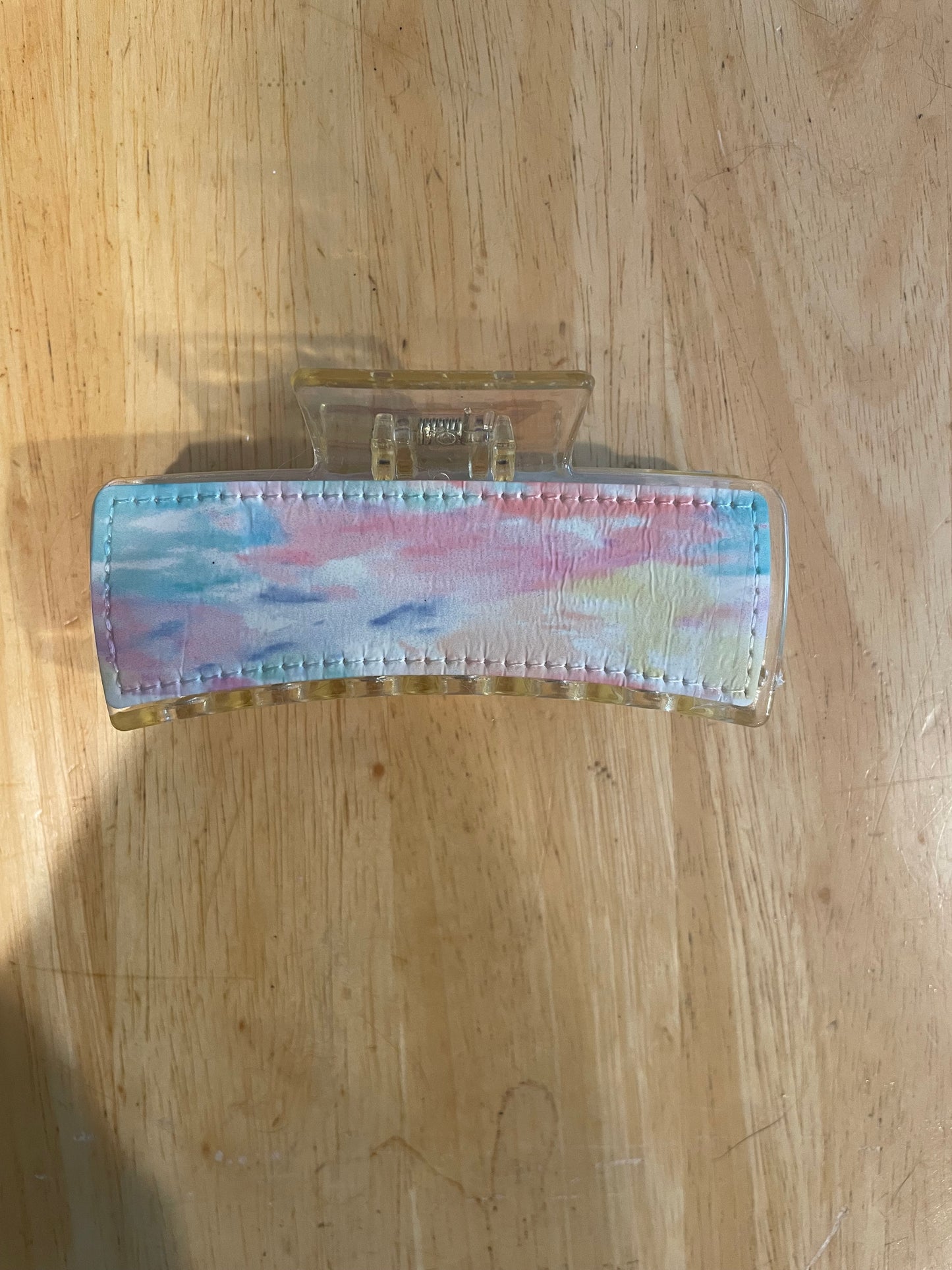 Tie dye claw clip